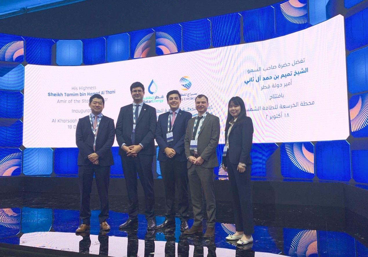 800MW solar power plant in Qatar deploying LONGi modules connected to