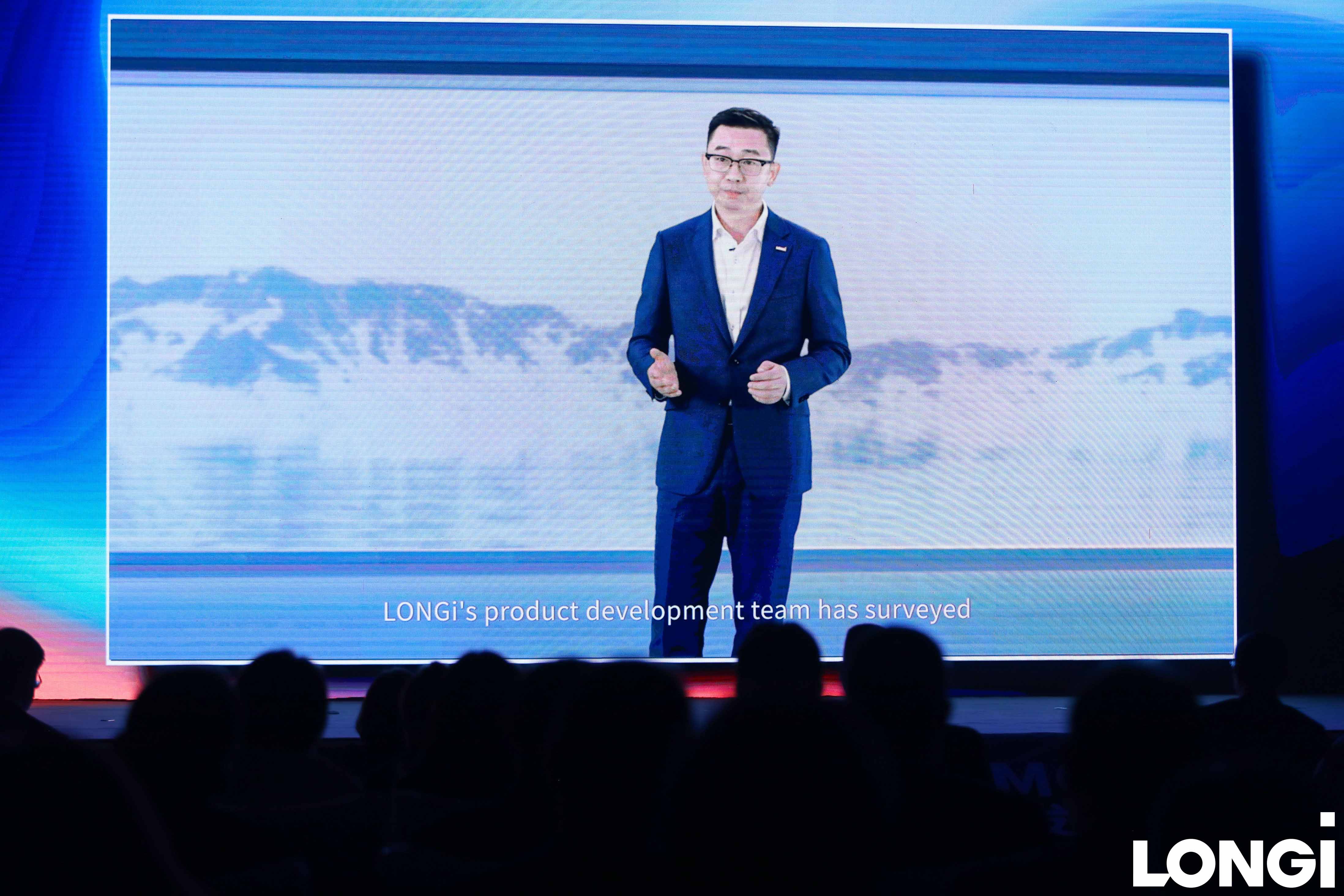 隆基绿能副总裁佘海峰发布全新一代超高价值组件新品Hi-MO 6